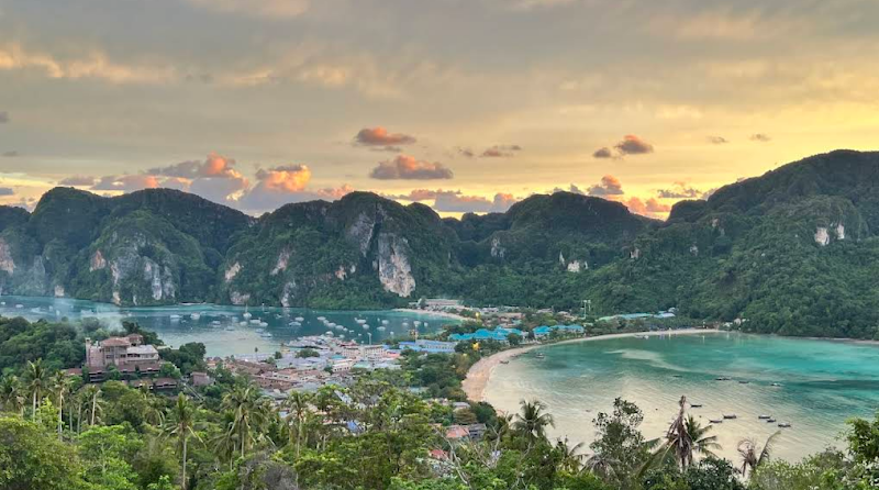 Phi Phi Viewpoint 3 - Phi Phi Viewpoint 3, 125/39 Moo 7 Phi Phi Island, Moo 7, ตำบล อ่าวนาง Meaung, กระบี่ 81210, Thailand