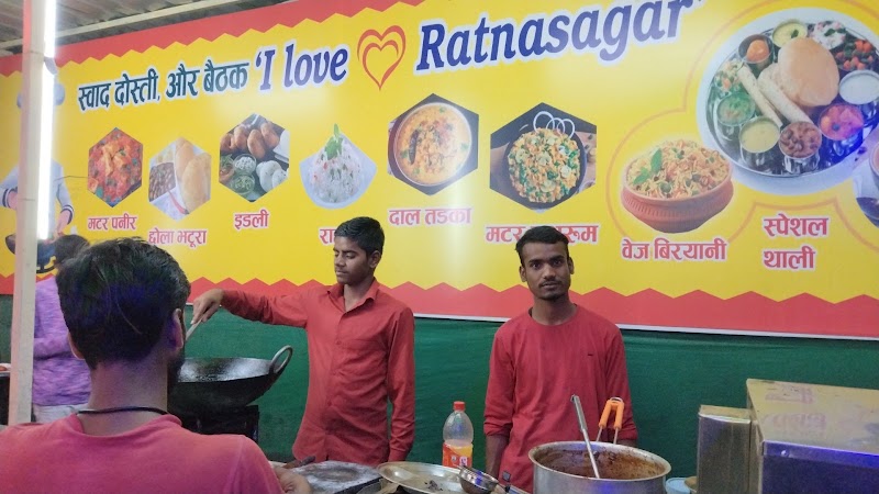 Apna Dhaba - Apna Dhaba 128/8, Stanley Rd, Vivek Vihar Colony, Civil Lines, Prayagraj, Uttar Pradesh 211002, India