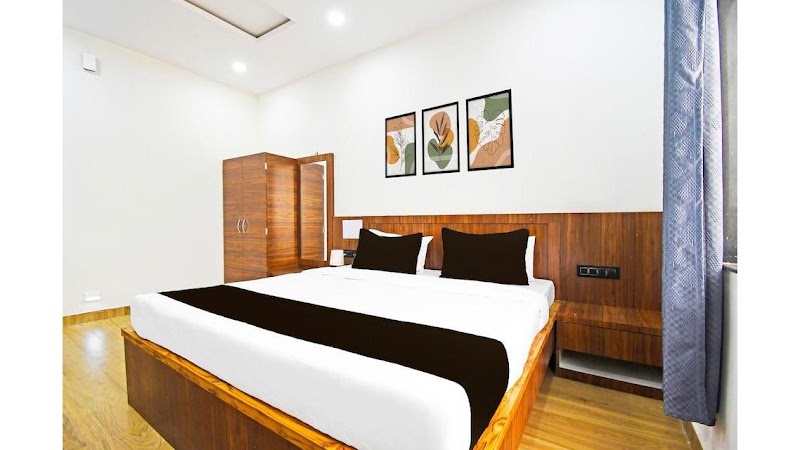 Super Hotel O by OYO Mana Camp Near Airport
