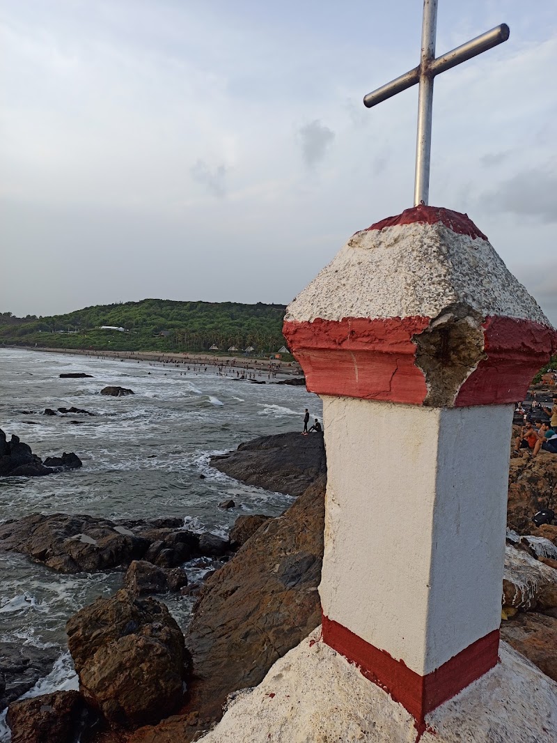 Vagator Beach Cross - Vagator Beach Cross HPXM+R2W, Bardez, Anjuna, Goa, India