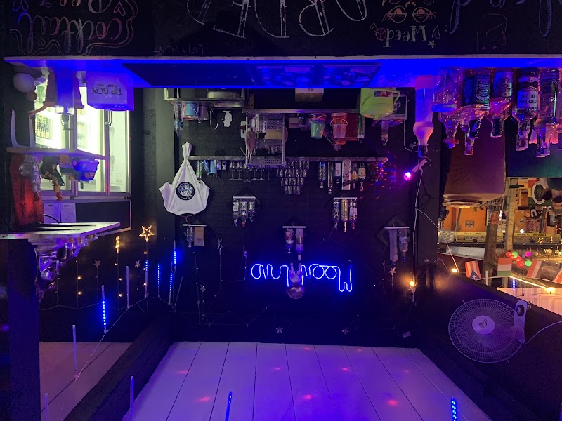 Moonland Bar - Moonland Bar, 127, Haad Rin, Amphoe Ko Pha-ngan, Chang Wat Surat Thani 84280, Thailand