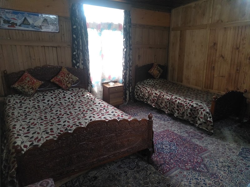 Normandi Group of Houseboats - Normandi Group of Houseboats, 3RMJ+5C, near Hotel Heaven Canal, Dal Lake Ghat, 1, Srinagar, 190003