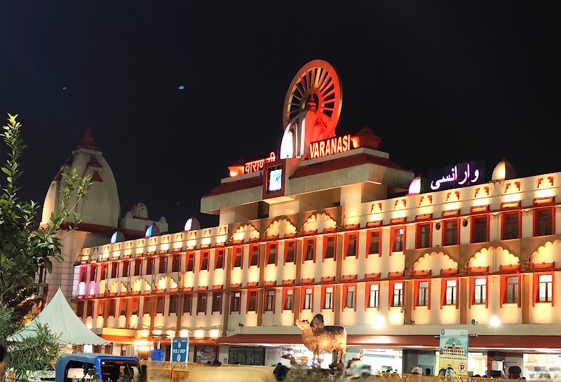 Varanasi Junction - Varanasi Junction, 8XGP+HHW, Varanasi Railway Sta Rd, Railwayganj Colony, Varanasi, Uttar Pradesh 221002, India