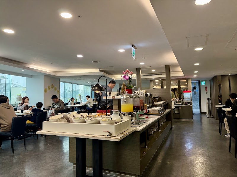 Look Hotel (Chiayi) - Look Hotel (Chiayi) No. 155號, Linsen W Rd, Guohua Village, West District, Chiayi City, Taiwan 600