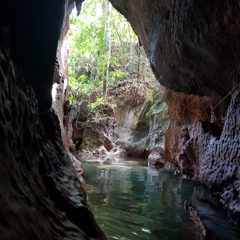 Tayangban Cave Pool - Tayangban Cave Pool, V367+G55, Siargao Circumferential Rd, Pilar, Surigao del Norte, Philippines