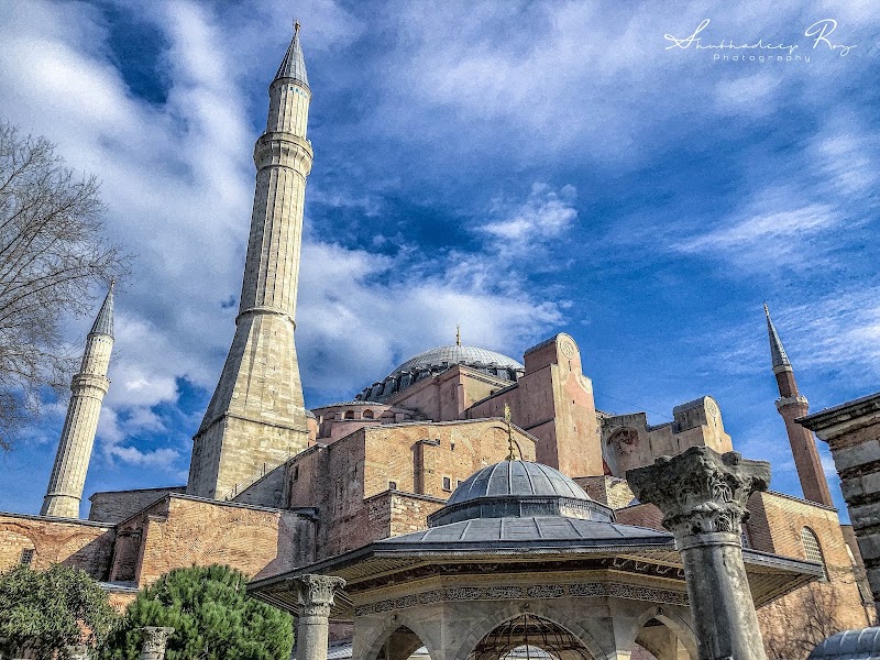Hagia Sophia Grand Mosque - Hagia Sophia Grand Mosque Sultan Ahmet, Ayasofya Meydanı No:1, 34122 Fatih/İstanbul, Türkiye