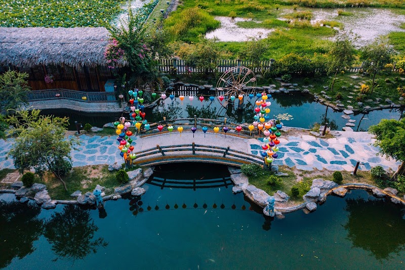 Khu du lịch Hang Múa