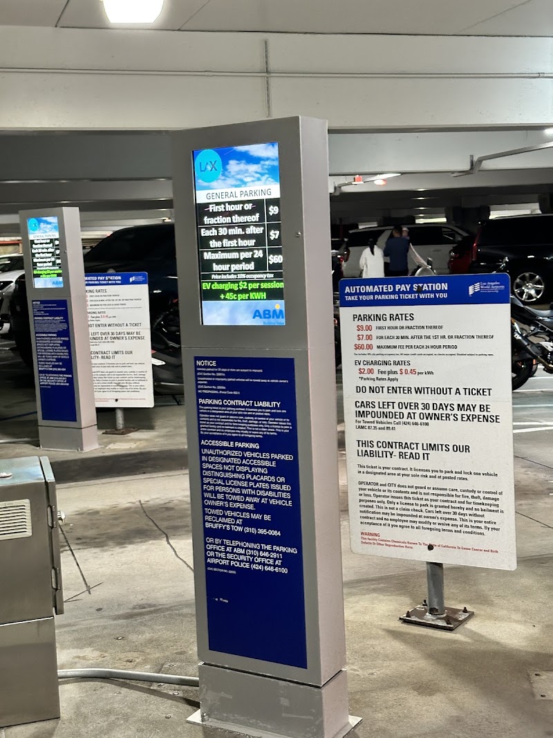 LAX P3 - LAX P3, 301 World Wy, Los Angeles, CA 90045, USA