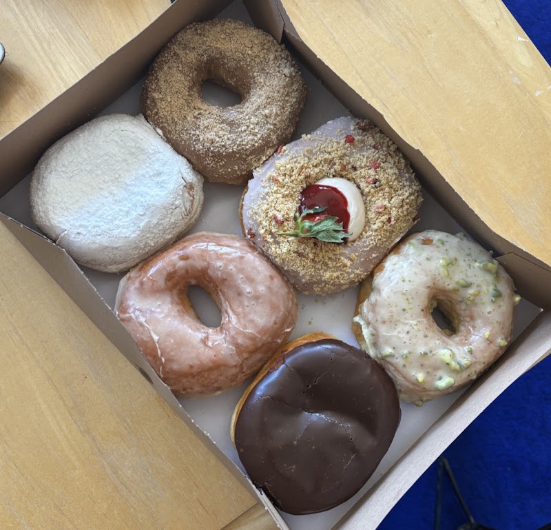 Dun-Well Doughnuts - Dun-Well Doughnuts 222 Montrose Ave, Brooklyn, NY 11206, USA