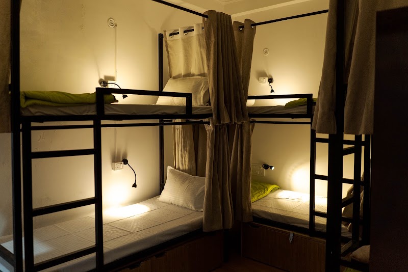 Spontrail Hostel & Cafe - Spontrail Hostel & Cafe, Balaknath Rd, above Sbi Bank, Tapovan, Rishikesh, Jonk, Uttarakhand 249192, India