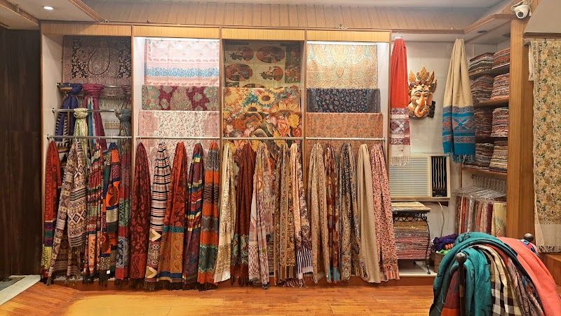 Indian Loom - Indian Loom 1, Doctor Ln, Sector 3, DIZ Area, Gole Market, New Delhi, Delhi 110001, India