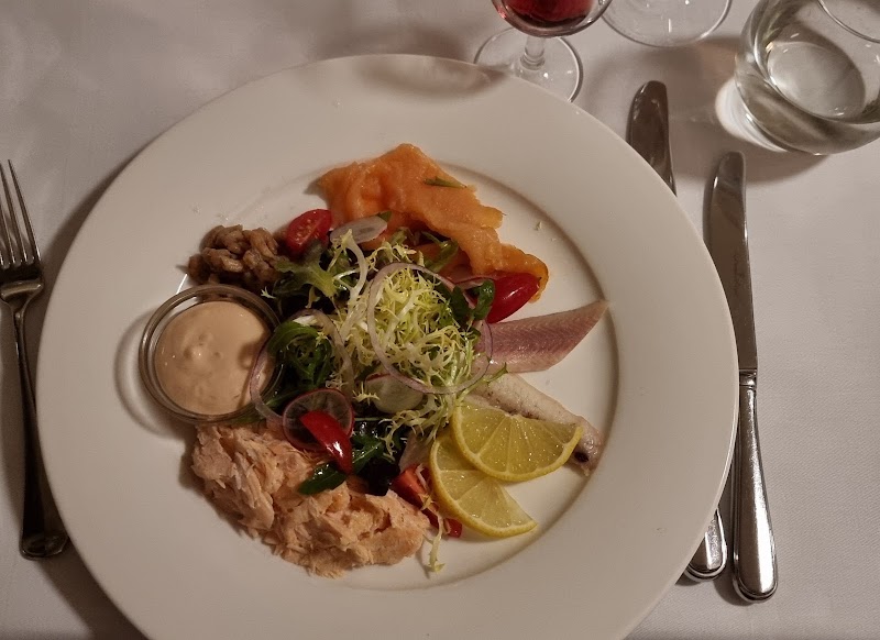 Drie Cronen Restaurant - Drie Cronen Restaurant Hofstraat 1, 6017 AK Thorn, Netherlands