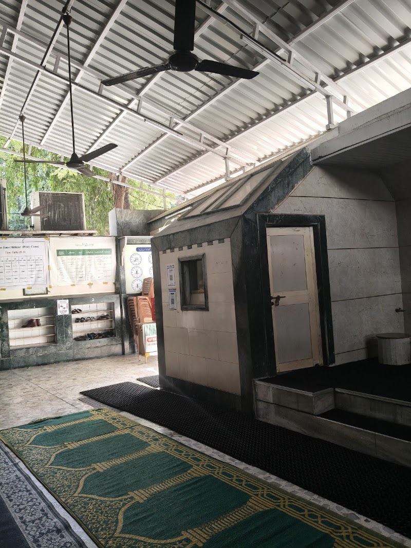 Perry Road Masjid - Perry Road Masjid, 32, Perry Cross Rd, Bandra West, Mumbai, Maharashtra 400050, India