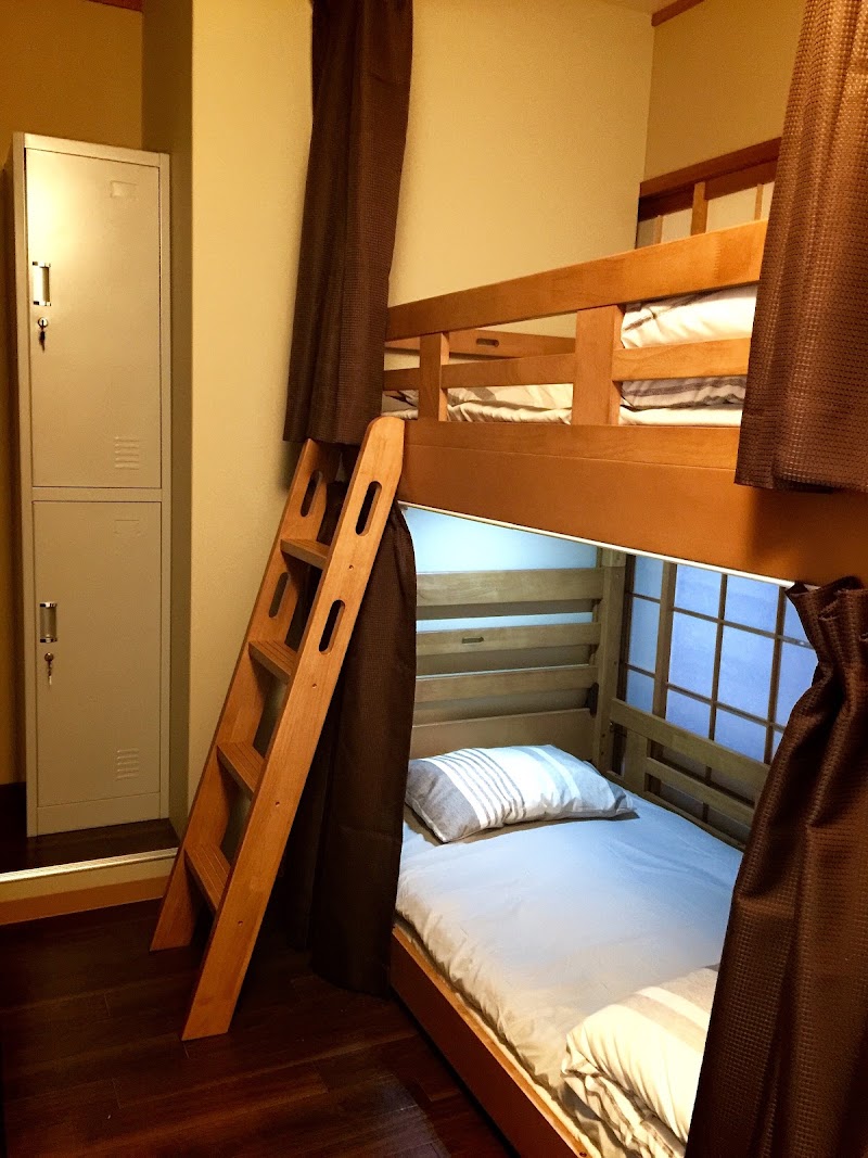 Suzuki Guesthouse - Suzuki Guesthouse 986 Shuzeichō, Kamigyo Ward, 京都市上京区主税町 Kyoto 602-8155, Japan
