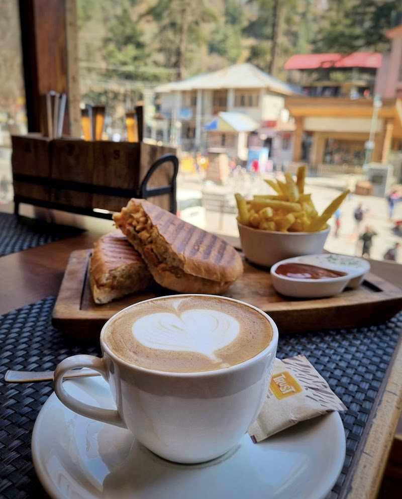 The Corner House Restaurant & Bar - The Corner House Restaurant & Bar Model Town Road, Mall Rd, Model Town, Siyal, Manali, Himachal Pradesh 175131, India