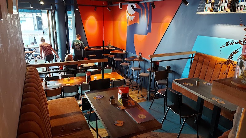 Van Moll - Van Moll Keizersgracht 16A, 5611 GD Eindhoven, Netherlands