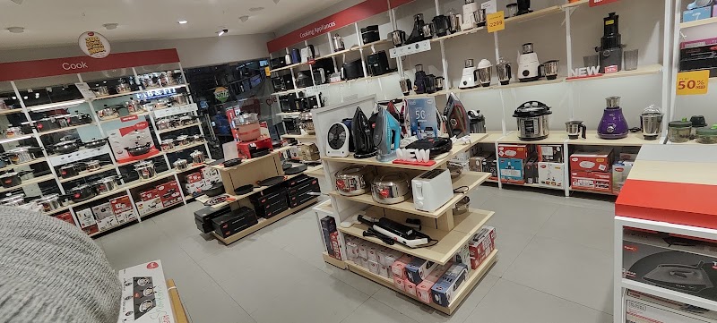 Pigeon Exclusive Store - Pandri, Raipur | Chimneys, Hobs, Cast Iron Cookware & More - Pigeon Exclusive Store - Pandri, Raipur | Chimneys, Hobs, Cast Iron Cookware & More, Jeewan Bima Marg, Main Rd, nearby Hotel Simran Pride, Pandri, Raipur, Chhattisgarh 492004, India