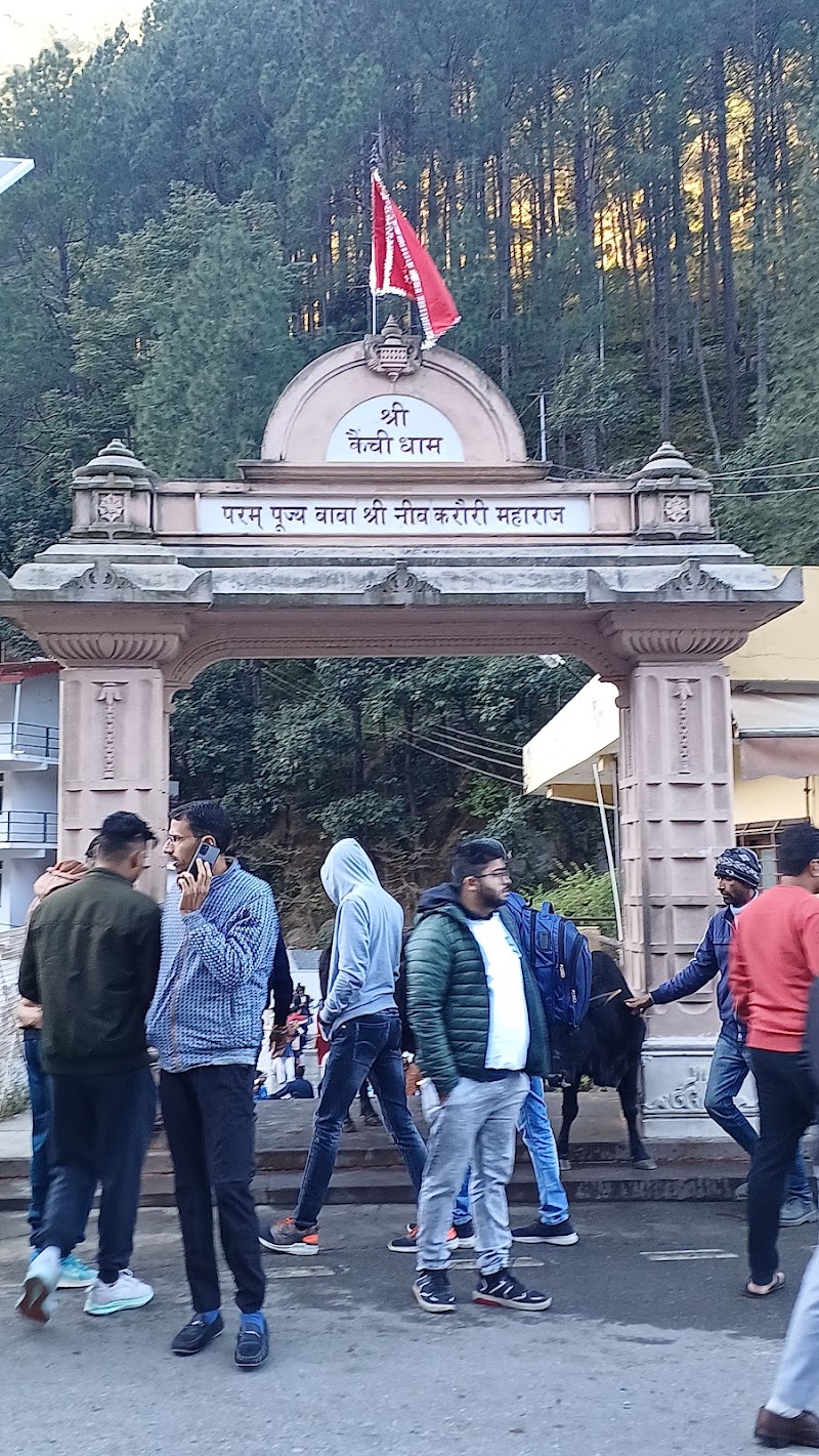Fruit Market - Fruit Market, 9GP7+HPG, NH 109, Bhowali, Bhawanipur, Sukha, Uttarakhand 263132, India