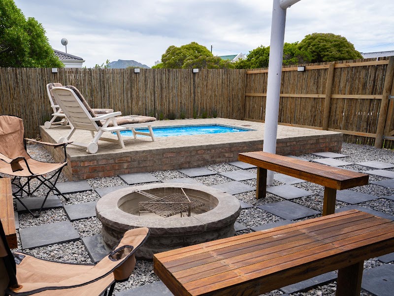 Stony Point Beach House - Stony Point Beach House, 4254 Crassula Ave, Betty's Bay, 7141, South Africa