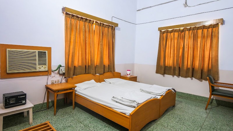 Jaipuria Smriti Bhawan, Chitrakoot - Jaipuria Smriti Bhawan, Chitrakoot, Ram Ghat Rd, Tirthrajpuri, Sitapur, Chitrakoot, Sitapur Mafi, Uttar Pradesh 210204, India