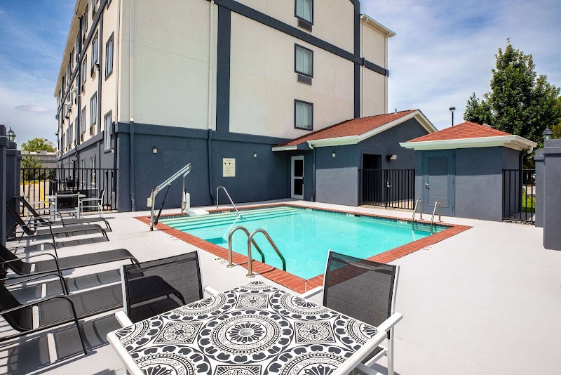Days Inn by Wyndham Baton Rouge/I-10 - Days Inn by Wyndham Baton Rouge/I-10 10707 Honore Ln, Baton Rouge, LA 70809, USA