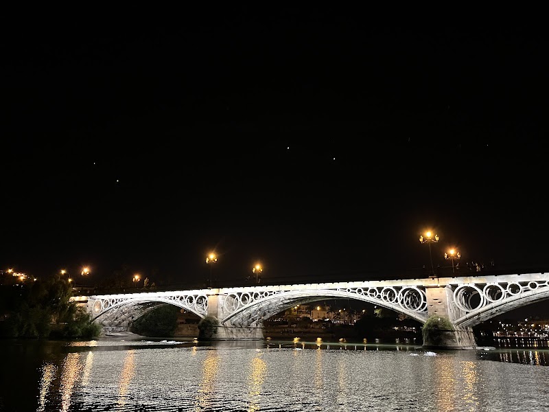 BERGANTE SEVILLA: Cruceros privados por el Guadalquivir, barco catamarán open - BERGANTE SEVILLA: Cruceros privados por el Guadalquivir, barco catamarán open Puente de S. Telmo, 7, 41013 Sevilla, Spain
