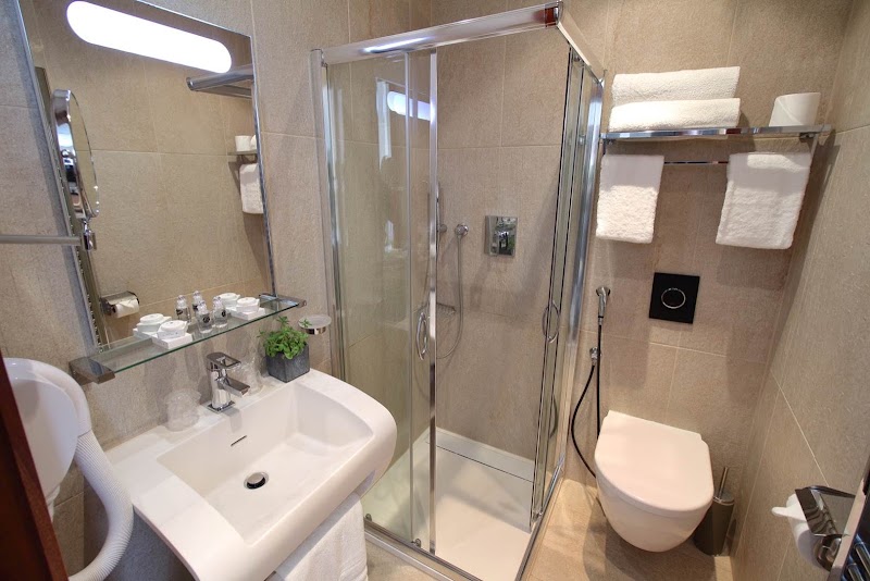 Villa Azur - Villa Azur, 1399 Av. de la Batterie, 06270 Villeneuve-Loubet, France