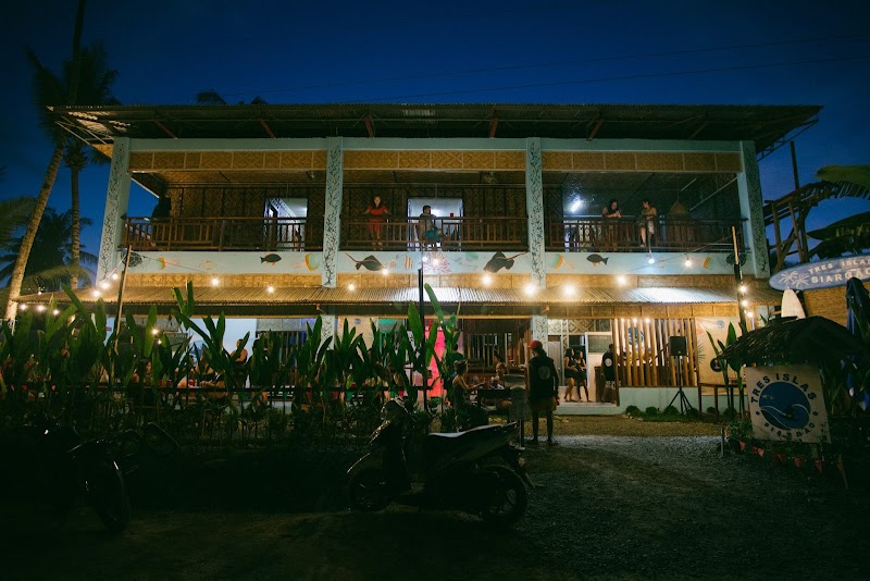 Tres Islas Hostel