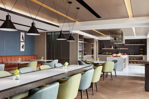Courtyard by Marriott Taipei Downtown - Courtyard by Marriott Taipei Downtown No. 6, Section 3, Minsheng E Rd, Zhufu Village, Zhongshan District, Taipei City, Taiwan 10480
