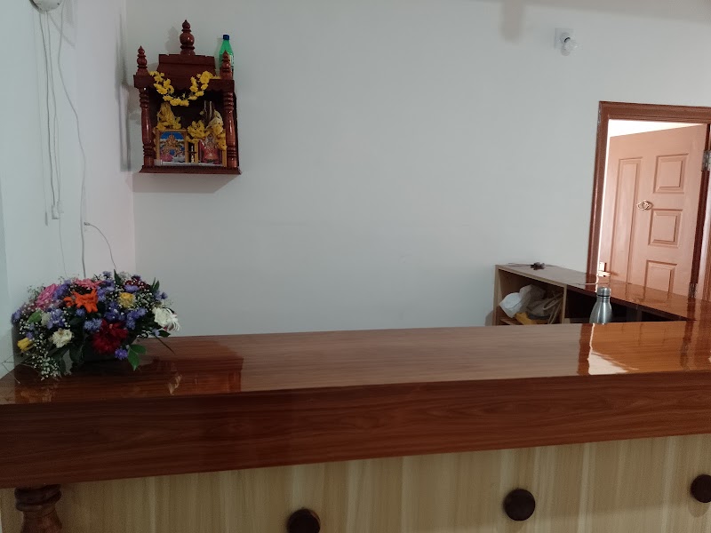 UDUPI YATHRINIVAS - UDUPI YATHRINIVAS, 2nd Floor Shankar Building, next to Parivar sweets, Mosque road, Oppo Jamia masjid, Sanskrit College Rd, Thenkpete, Maruthi Veethika, Udupi, Karnataka 576101, India
