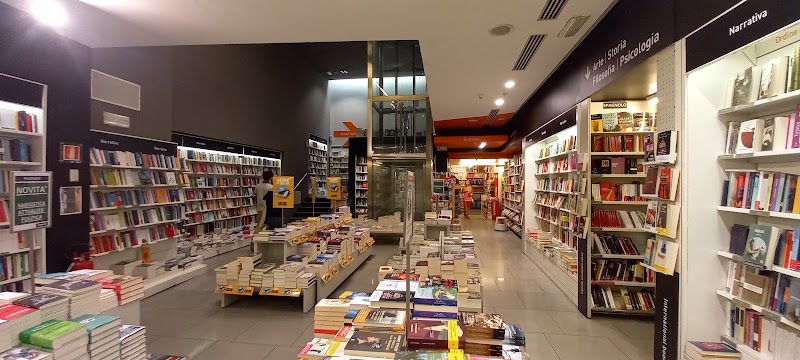 Libreria Libraccio Firenze - Libreria Libraccio Firenze, Via de' Cerretani, 16 rosso, 50123 Firenze FI, Italy