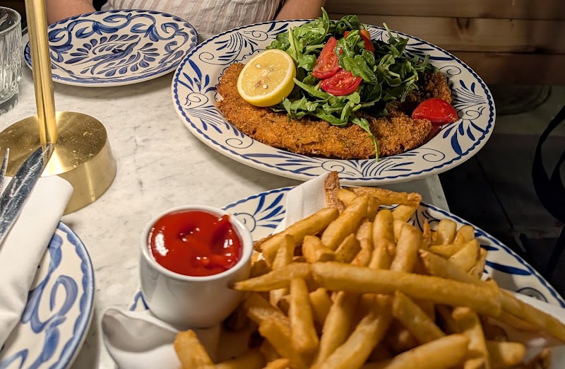 Cafe Fiorello - Cafe Fiorello 1900 Broadway, New York, NY 10023, USA