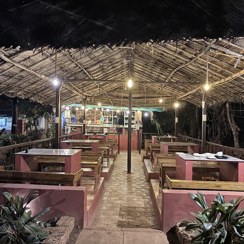 Halfway Home - Halfway Home Kudle Beach Rd, Dandebagh, Gokarna, Karnataka 581326, India