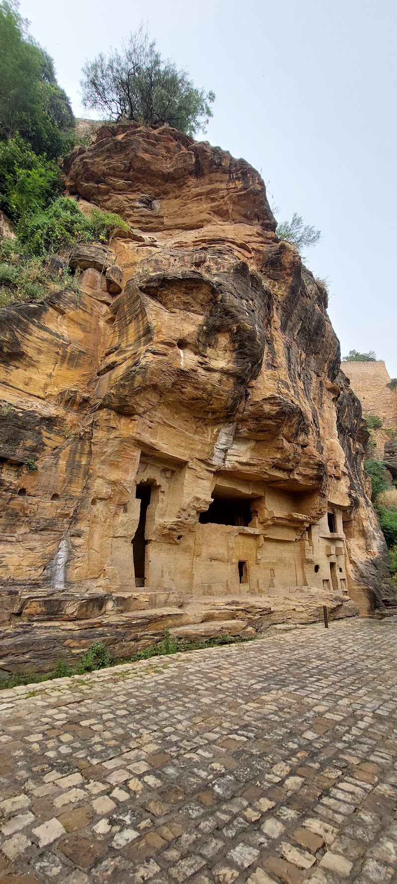 Gopachal Jain Parvat - Gopachal Jain Parvat Phool Bagh, Lashkar, Gwalior, Madhya Pradesh 474002, India