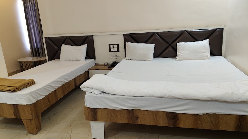 Hotel Royal Pure Veg Restaurants & Lodging - Hotel Royal Pure Veg Restaurants & Lodging, 3QGH+RCV, near Dimbhe Dam, near Bhimashankar, Shinoli, Maharashtra 410516, India