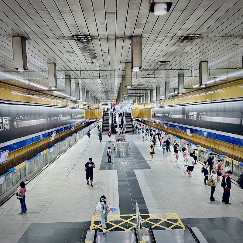 Xinyi Anhe Station - Xinyi Anhe Station 106, Taiwan, Taipei City, Da’an District, Yi'an Village, 信義路四段212號