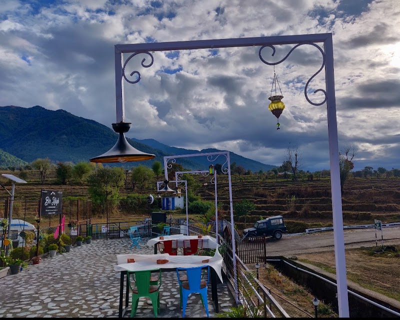 BIR HIGH - BIR HIGH Bir Landing Site Suja, Bir, Suja, Himachal Pradesh 176077, India