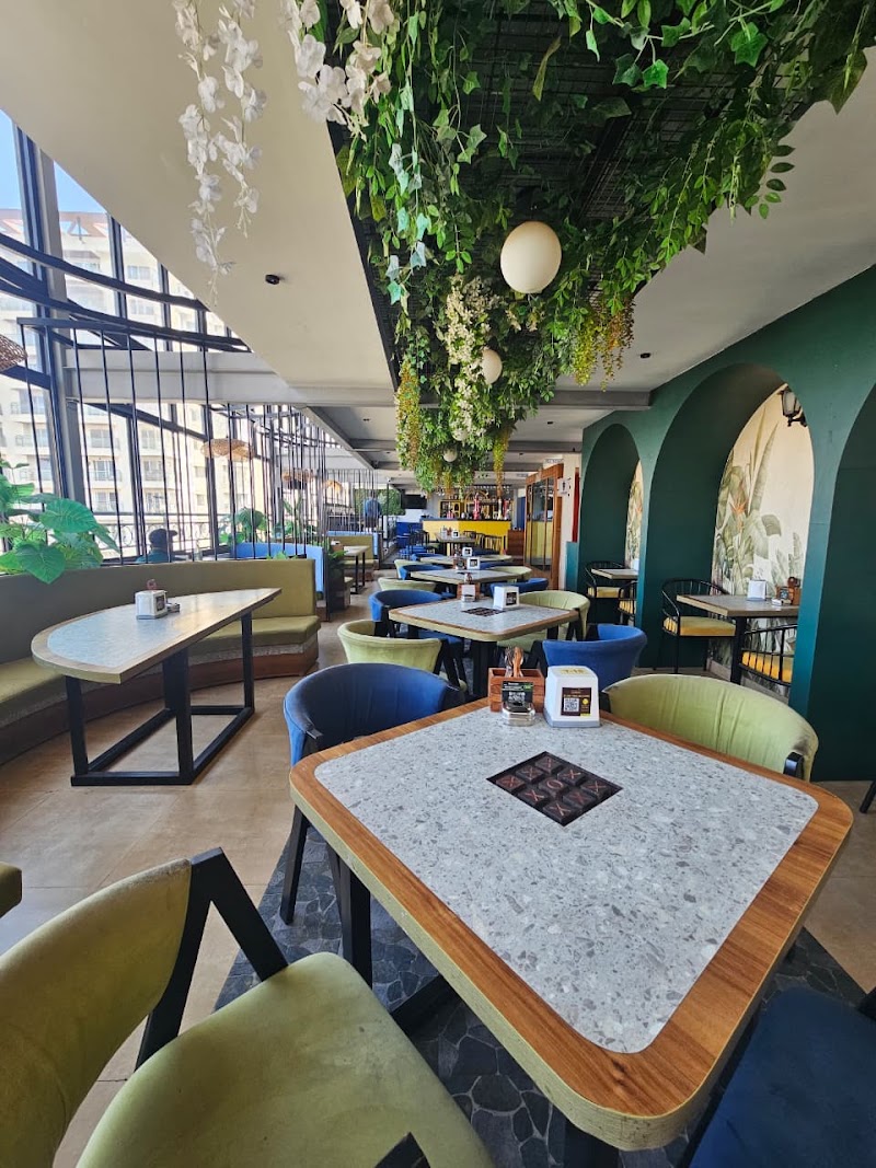 Celeb's Rooftop Pub and Kitchen - Whitefield - Celeb's Rooftop Pub and Kitchen - Whitefield Siddhapura Main Rd, above Chowki Multi Cuisine Bar and Kitchen, Nallurhalli, Whitefield, Bengaluru, Karnataka 560066, India