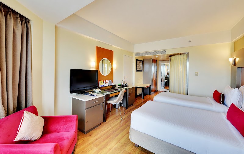 The Golkonda Hotel - The Golkonda Hotel, 10-1-124, Mehdipatnam - Banjara Hills Rd, Ambedkar Nagar, Masab Tank, Hyderabad, Telangana 500004, India
