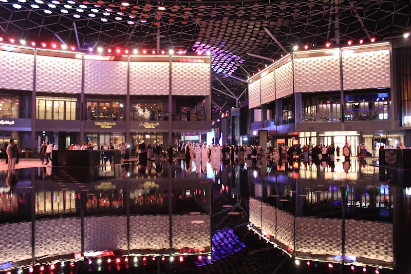 Fountain area . City walk - Fountain area . City walk 6747+W3M - Al Wasl - Dubai - United Arab Emirates