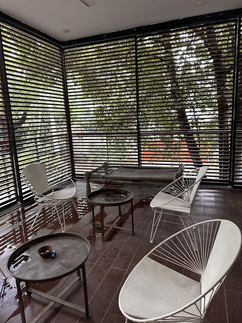 Bungalow 99 - Bungalow 99, C-99, Chandi Vithi Rd, Block C, Defence Colony, New Delhi, Delhi 110024, India