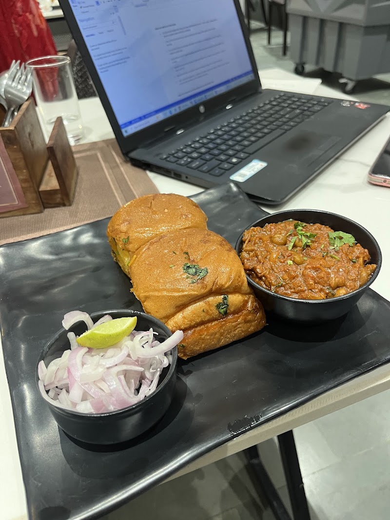 FOOD FRENZY - FOOD FRENZY FOOD FRENZY, near excel educational institute, Postal Colony, Pachpedi Naka, Raipur, Mathpurena, Chhattisgarh 492001, India