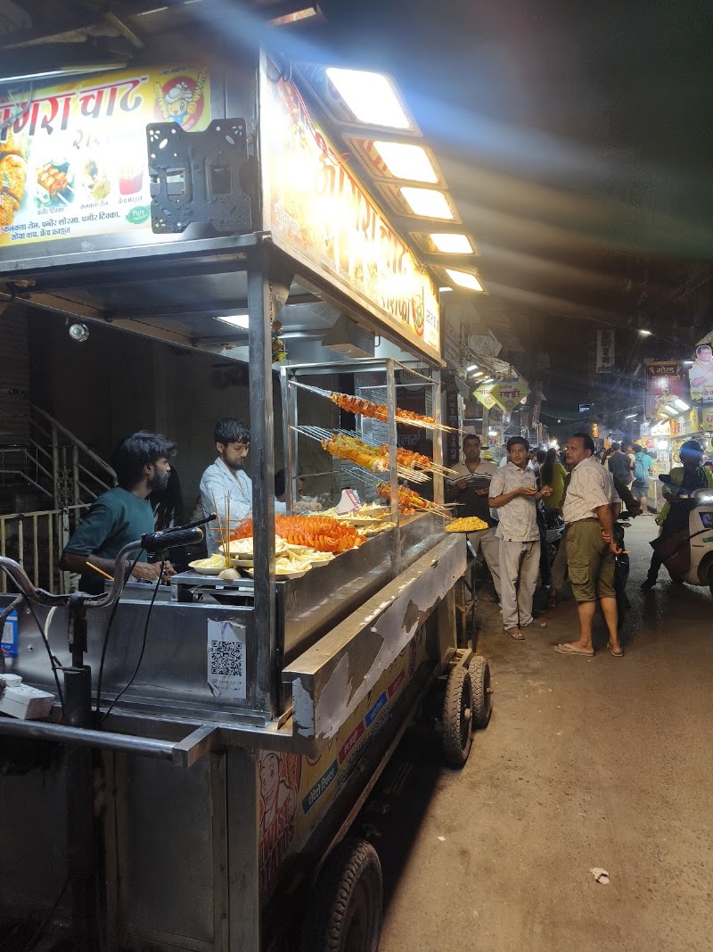 Rajwada shopping area - Rajwada shopping area 85, Rajwada Chowk, Rajwada, Indore, Madhya Pradesh 452007, India