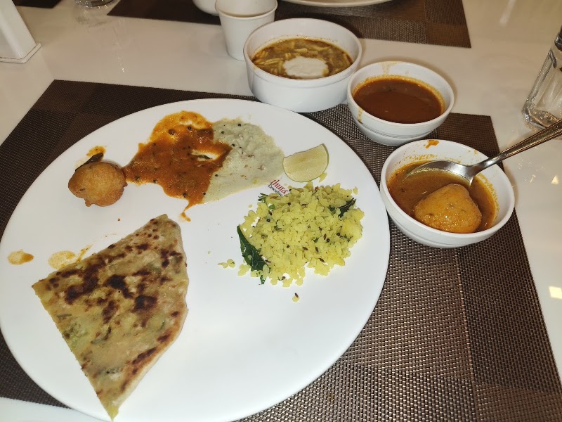 Hotel Mathura Executive - Hotel Mathura Executive Thiba Palace, X8R6+3R2, Road, Hindu Colony, Abhyudhya Nagar, Ratnagiri, Maharashtra 415612, India