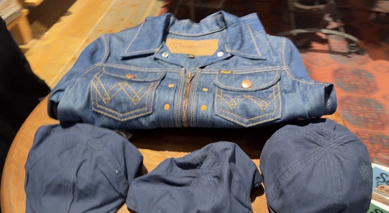 Desii Vintage - Desii Vintage, Via dei Conti, 17, 50123 Firenze FI, Italy