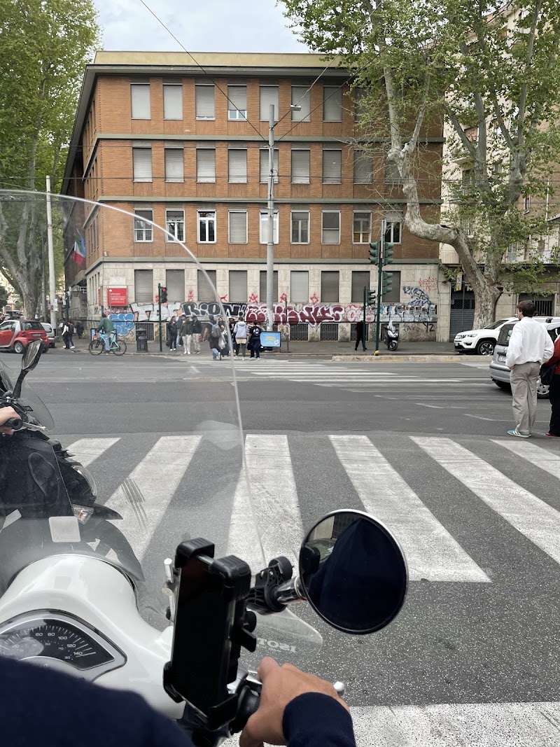 Scooteroma Tours - Private Vespa & Scooter tours of Rome - Scooteroma Tours - Private Vespa & Scooter tours of Rome, Via della Purificazione, 84, 00187 Roma RM, Italy