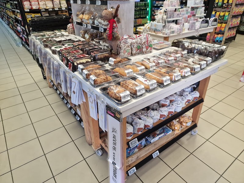 TOPS at SPAR Glencairn - TOPS at SPAR Glencairn, Birkenhead Rd, Glencairn Heights, Cape Town, 7975, South Africa