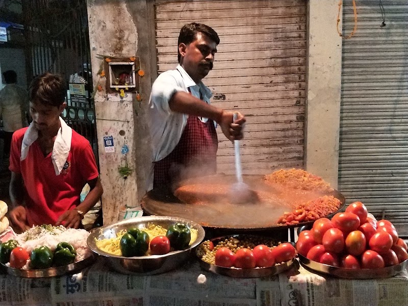 Khao gali Mumbai - Khao gali Mumbai, XR2G+VWH, Charni Road East, Fanas Wadi, Kalbadevi, Mumbai, Maharashtra 400002, India