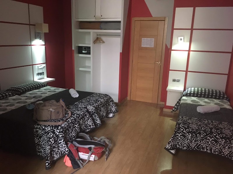 Hostal Quartier Gothic - Hostal Quartier Gothic, Carrer d'Avinyó, 42, FIRST FLOOR, Ciutat Vella, 08002 Barcelona, Spain