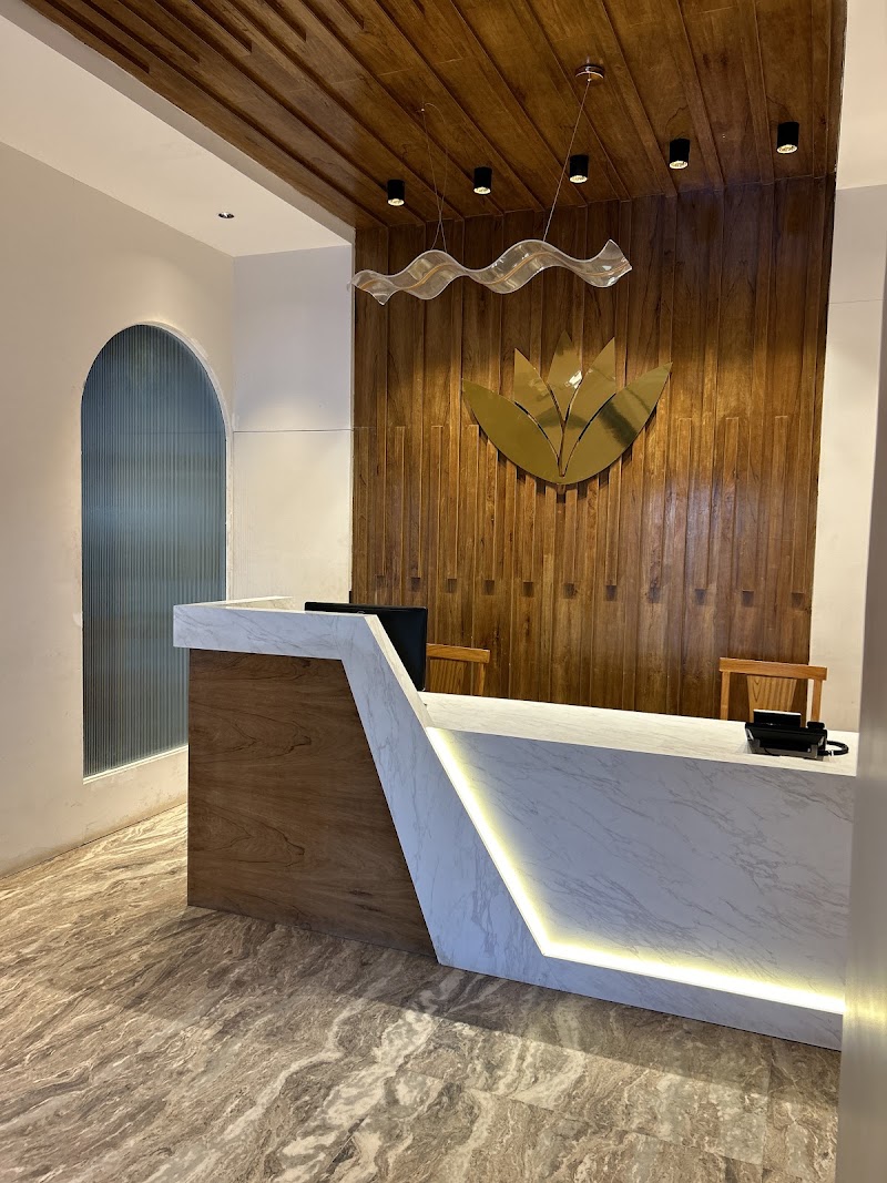 Alba Premier, Kolhapur (A Unit of Pravasa Hotels) - Alba Premier, Kolhapur (A Unit of Pravasa Hotels) near Market Yard, opp. Mukt Sainik Garden, Mukt Sainik Colony, Kolhapur, Maharashtra 416005, India
